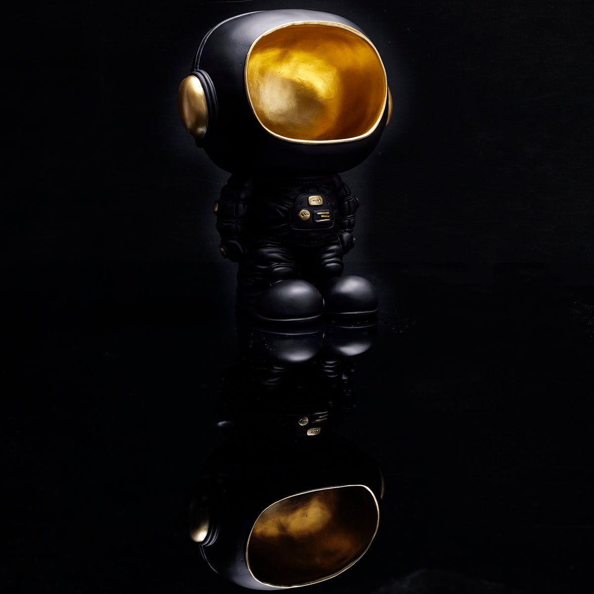 STATUE ASTRONAUTE VIDE POCHE NOIR