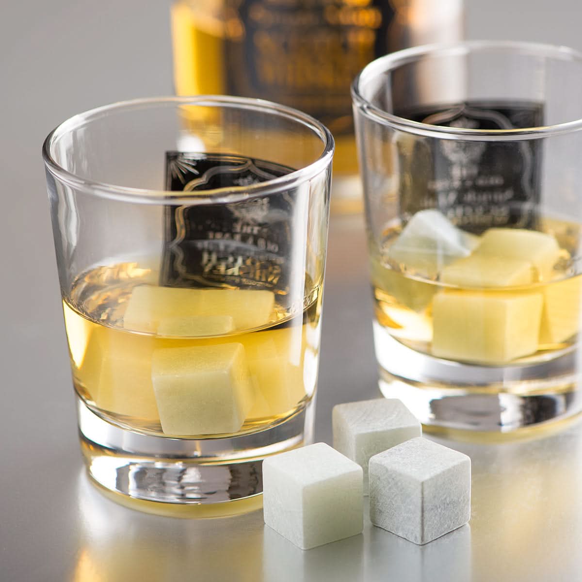 GLACONS A WHISKY EN PIERRE 9 PCS